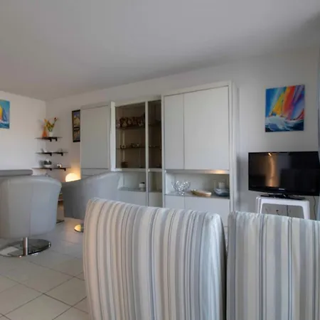 With Balcony And View On The Port Apartment